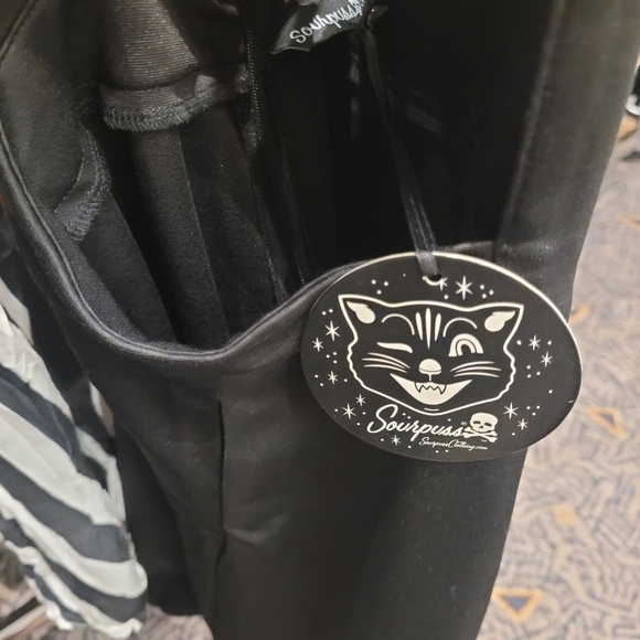 Pinafore dress with pockets - Picture 8 of 11